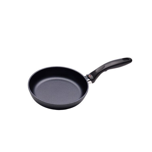 18CM X 4CM FRY PAN SWISS DIAMOND XD Induction