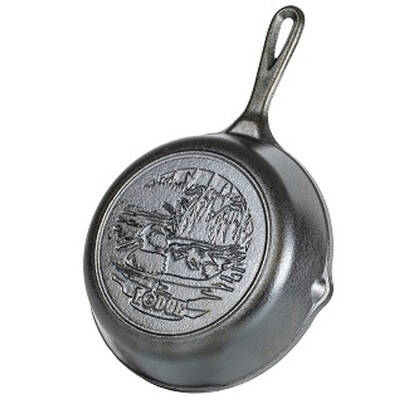 LODGE 8 SKILLET WITH DUCK