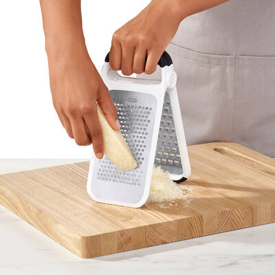 OXO GG ETCHED TWO-FOLD GRATER